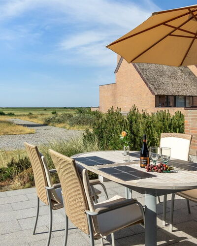 Helgo - 250M from the Sea