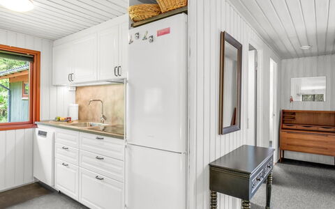 Eliane - 4Km from the Sea: Wood, Flooring, Interior Design, Floor, Major Appliance, Ceiling, Kitchen Appliance, Furniture, Kitchen, Countertop