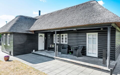 Aila - 1.4Km from the Sea: Cottage, Shed, Hut, Farmhouse, Prairie, Shack, Barn, Log Cabin, Garden Buildings