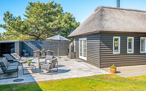 Aila - 1.4Km from the Sea: Cottage, Shed, Hut, Farmhouse, Prairie, Shack, Barn, Log Cabin, Garden Buildings