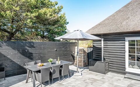 Aila - 1.4Km from the Sea: Cottage, Shed, Hut, Farmhouse, Prairie, Shack, Barn, Log Cabin, Garden Buildings
