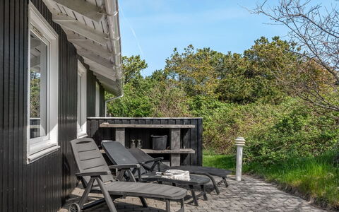 Ursel - 800M from the Sea: House, Roof, Home, Cottage, Shed, Garden Buildings, Siding, Yard, Log Cabin, Hut