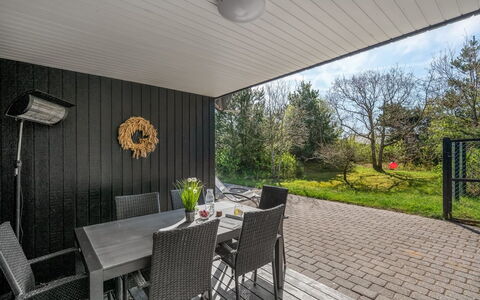 Ursel - 800M from the Sea: House, Roof, Home, Cottage, Shed, Garden Buildings, Siding, Yard, Log Cabin, Hut
