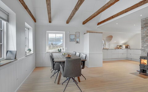 Annelouise - 100M from the Sea: House, Roof, Home, Cottage, Shed, Garden Buildings, Siding, Yard, Log Cabin, Hut