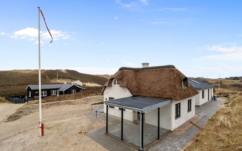 Annelouise - 100M from the Sea: House, Roof, Home, Cottage, Shed, Garden Buildings, Siding, Yard, Log Cabin, Hut