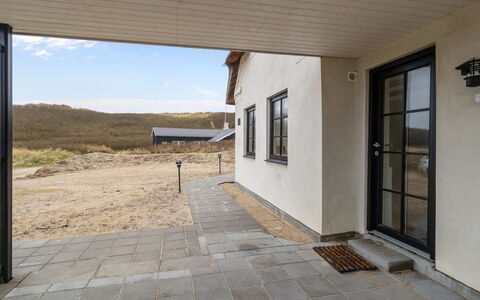 Annelouise - 100M from the Sea: House, Roof, Home, Cottage, Shed, Garden Buildings, Siding, Yard, Log Cabin, Hut