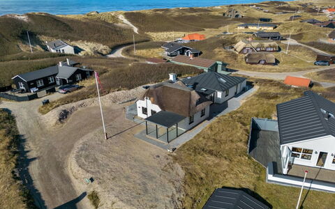 Annelouise - 100M from the Sea: House, Roof, Home, Cottage, Shed, Garden Buildings, Siding, Yard, Log Cabin, Hut