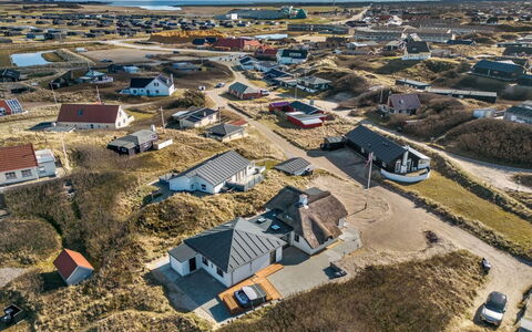 Annelouise - 100M from the Sea: House, Roof, Home, Cottage, Shed, Garden Buildings, Siding, Yard, Log Cabin, Hut