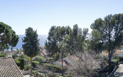 Accommodation:&nbsp;Jardins de la Mer 210.11