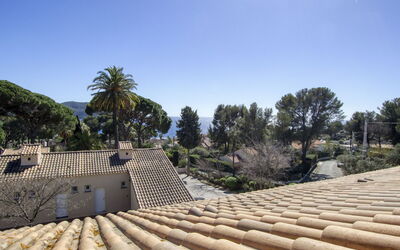 Accommodation:&nbsp;Jardins de la Mer 210.11