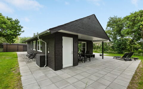Øn - from the Sea: Cottage, Home, House, Roof, Porch, Estate, Siding, Garden Buildings, Farmhouse, Yard