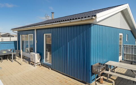 Soyala - 400M from the Sea: Cottage, Shed, Hut, Farmhouse, Prairie, Shack, Barn, Log Cabin, Garden Buildings