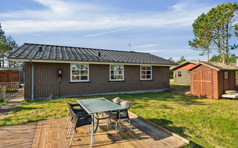 Aurelie - 800M from the Sea: Cottage, Shed, Hut, Farmhouse, Prairie, Shack, Barn, Log Cabin, Garden Buildings