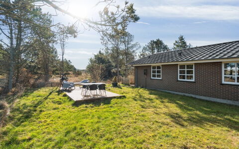 Aurelie - 800M from the Sea: Cottage, Shed, Hut, Farmhouse, Prairie, Shack, Barn, Log Cabin, Garden Buildings