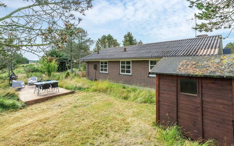 Aurelie - 800M from the Sea: Cottage, Shed, Hut, Farmhouse, Prairie, Shack, Barn, Log Cabin, Garden Buildings