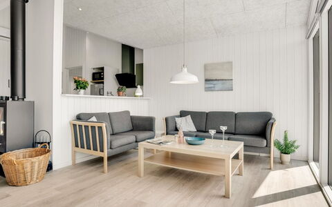 Raakel - 950M from the Sea: Cottage, Shed, Hut, Farmhouse, Prairie, Shack, Barn, Log Cabin, Garden Buildings