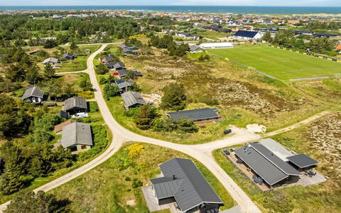 Raakel - 950M from the Sea: Cottage, Shed, Hut, Farmhouse, Prairie, Shack, Barn, Log Cabin, Garden Buildings