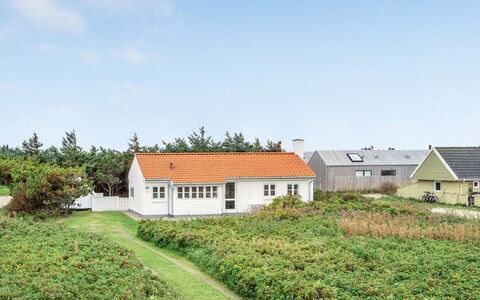 Meindor - 350M from the Sea: Cottage, Shed, Hut, Farmhouse, Prairie, Shack, Barn, Log Cabin, Garden Buildings
