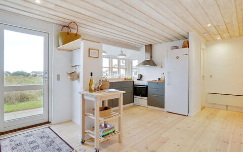 Meindor - 350M from the Sea: Cottage, Shed, Hut, Farmhouse, Prairie, Shack, Barn, Log Cabin, Garden Buildings