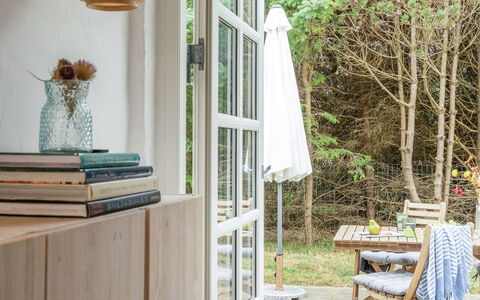 Meindor - 350M from the Sea: Cottage, Shed, Hut, Farmhouse, Prairie, Shack, Barn, Log Cabin, Garden Buildings