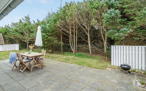Meindor - 350M from the Sea: Cottage, Shed, Hut, Farmhouse, Prairie, Shack, Barn, Log Cabin, Garden Buildings