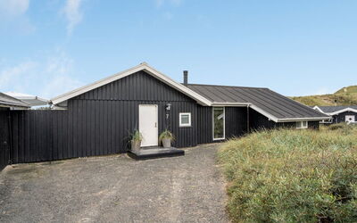 Arwen - 200M from the Sea