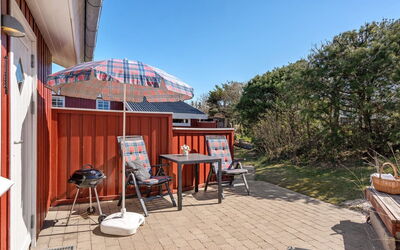 Amie - 800M from the Sea