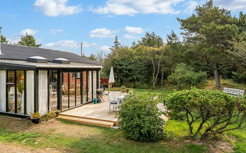 Lykka - 950M from the Sea: Shrub, Roof, Home, House, Cottage, Land Lot, Door, Garden, Garden Buildings