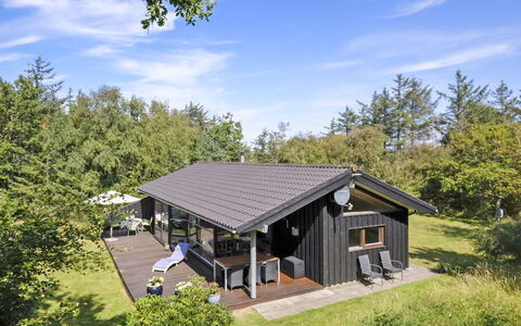 Angja - 800M from the Sea: Roof, House, Home, Cottage, Shrub, Siding, Door, Garden Buildings, Estate, Porch