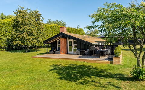 Ingimar - 2.2Km from the Sea: Architecture, Roof, Home, Composite Material, Daylighting, Siding, Driveway