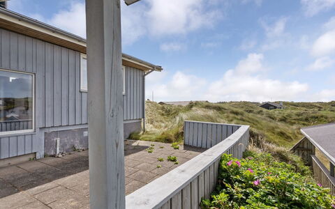 Kulle - 200M from the Sea: Wood, Home, Porch, Deck, Hardwood, Roof, Wood Stain, Wood Flooring, Eco Hotel