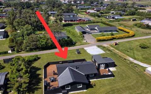 Kamp - 700M from the Sea: Wood, Home, Porch, Deck, Hardwood, Roof, Wood Stain, Wood Flooring, Eco Hotel