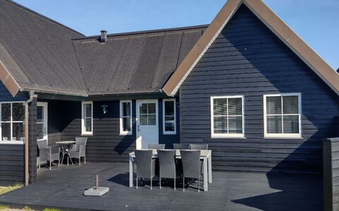 Galin - 200M from the Sea: Apartment, Shade, Balcony, Chair, Fence, Outdoor Furniture, Aluminium, Artificial Turf