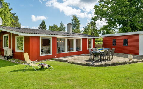 Ilari - 280M from the Sea: Residential Area, Roof, Suburb, Driveway, Estate, Chimney