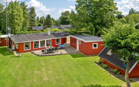 Ilari - 280M from the Sea: Residential Area, Roof, Suburb, Driveway, Estate, Chimney