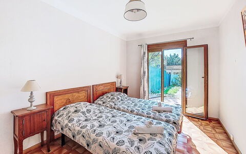 Provence Parc: Bed, Bedroom, Furniture, Bed Sheet, Floor, Flooring, Interior Design, Bedding, Linens, Bed Frame