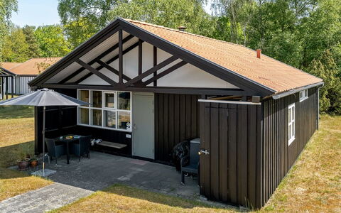 Elenor - 300M from the Sea: Cottage, Backyard, Yard, Garden Buildings, Shed, Siding, Outdoor Furniture, Log Cabin, Outdoor Structure, Shack