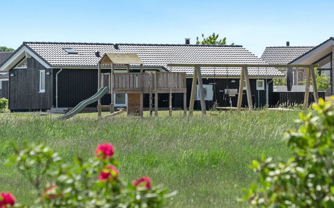 Helena - 250M from the Sea: Building, House, Home, Roof, Residential Area, Architecture, Land Lot, Siding, Plain, Rural Area