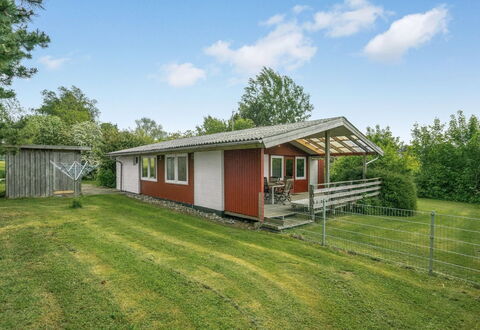 Thorwer - 250M from the Sea: Grass, House, Roof, Cottage, Home, Shrub, Farmhouse, Land Lot, Rural Area