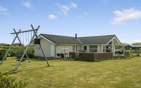 Reimer - 700M from the Sea: Residential Area, Roof, Suburb, Driveway, Estate, Chimney