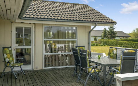 Reimer - 700M from the Sea: Residential Area, Roof, Suburb, Driveway, Estate, Chimney