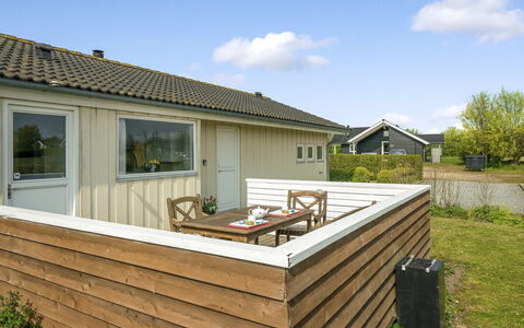 Reimer - 700M from the Sea: Residential Area, Roof, Suburb, Driveway, Estate, Chimney
