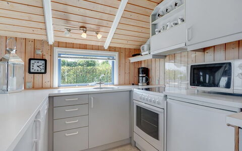 Jarmericus - 300M from the Sea: Wood, Kitchen, Flooring, Countertop, Ceiling, Home, Floor, Kitchen Appliance, Major Appliance, Wood Stain