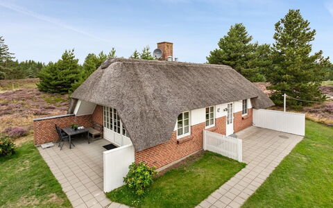 Hakun - 4Km from the Sea: Home, Cottage, Porch, Hardwood, Siding, Deck, Shade, Plank, Estate, Garden Buildings