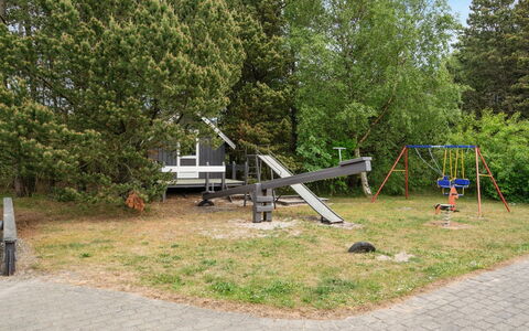 Liliana - 800M from the Sea: Cottage, Shed, Hut, Farmhouse, Prairie, Shack, Barn, Log Cabin, Garden Buildings