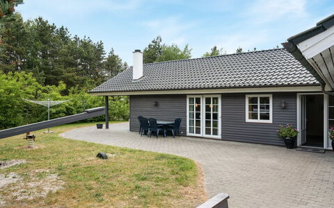 Liliana - 800M from the Sea: Cottage, Shed, Hut, Farmhouse, Prairie, Shack, Barn, Log Cabin, Garden Buildings