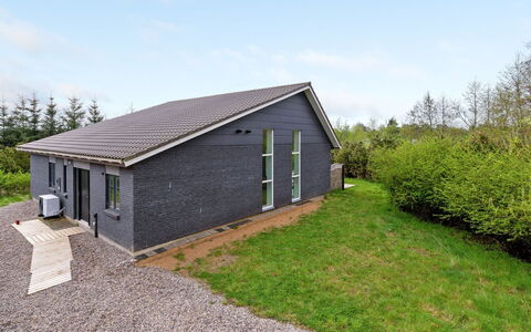 Henrieta - 4Km from the Sea: Grass, Roof, Cottage, Home, Rural Area, Groundcover, Farmhouse, Estate, Shed, Siding