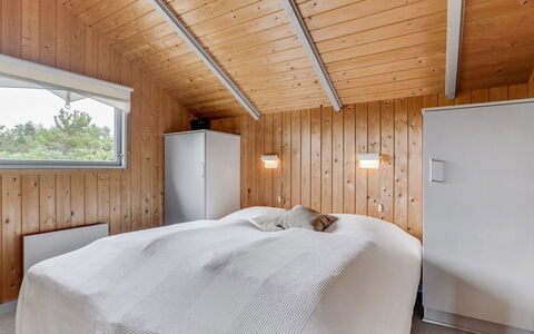 Bryniulf - 1.8Km from the Sea: Wood, Ceiling, Home, Bedroom, Light Fixture, Bed, Bedding, Hardwood, Plank, Wood Stain