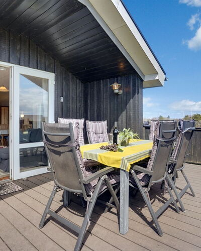 Elmine - 700M from the Sea