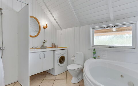 Merta: Plumbing Fixture, Flooring, Ceiling, Floor, Interior Design, Bathroom, Sink, Tap, Plumbing, Bathroom Cabinet